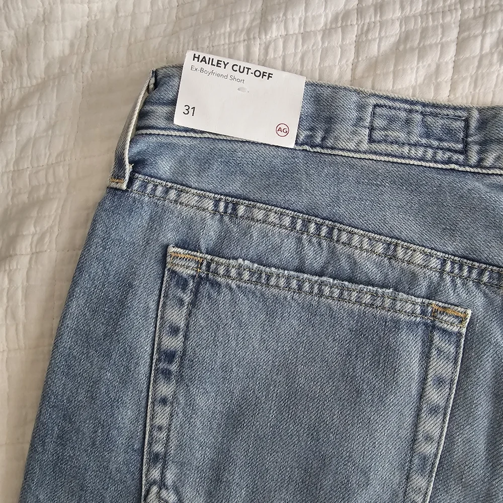 AG NWT Hailey Cutoff Shorts 31